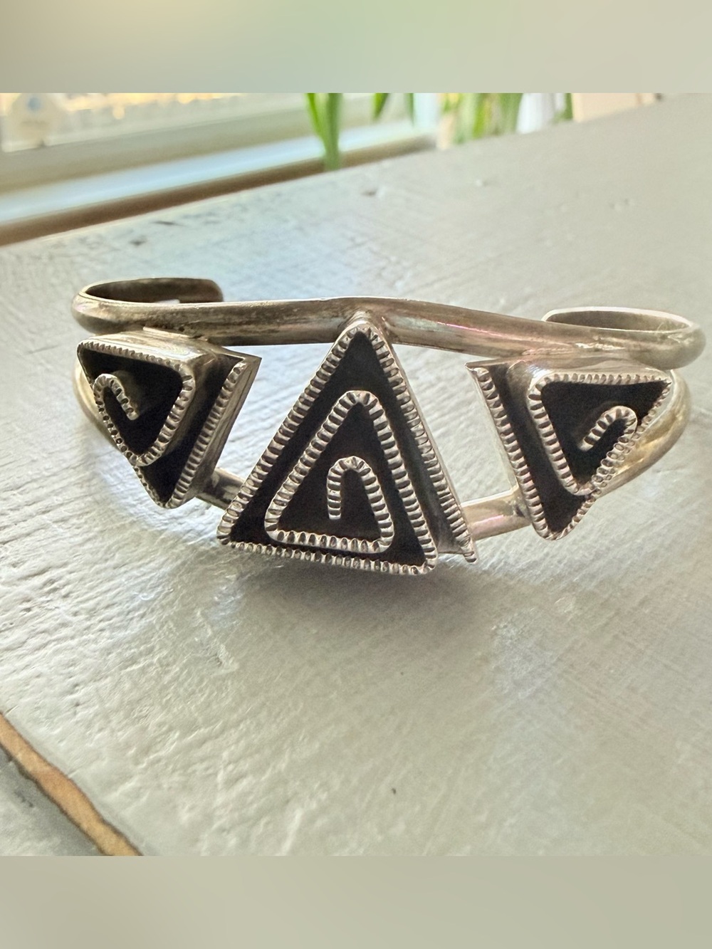 Taxco Mexico 925 Sterling Silver Black Triangle Tribal Cuff Bracelet